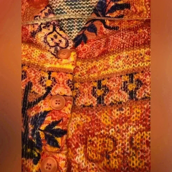 Venus Cardigan size Small - Picture 5 of 16